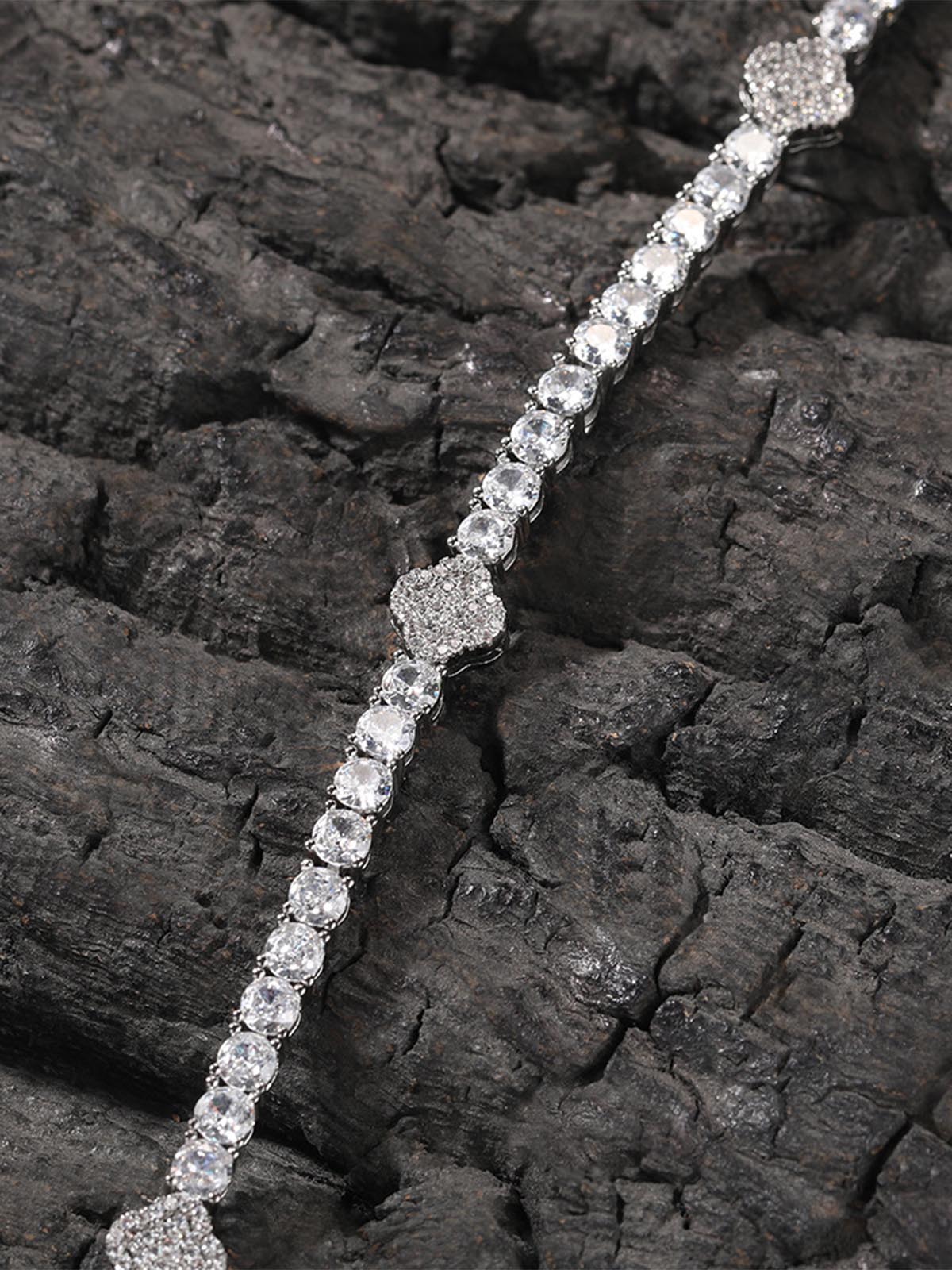 Copper-Inlaid Zircon Fully-Paved Clover Bracelet - Image 7