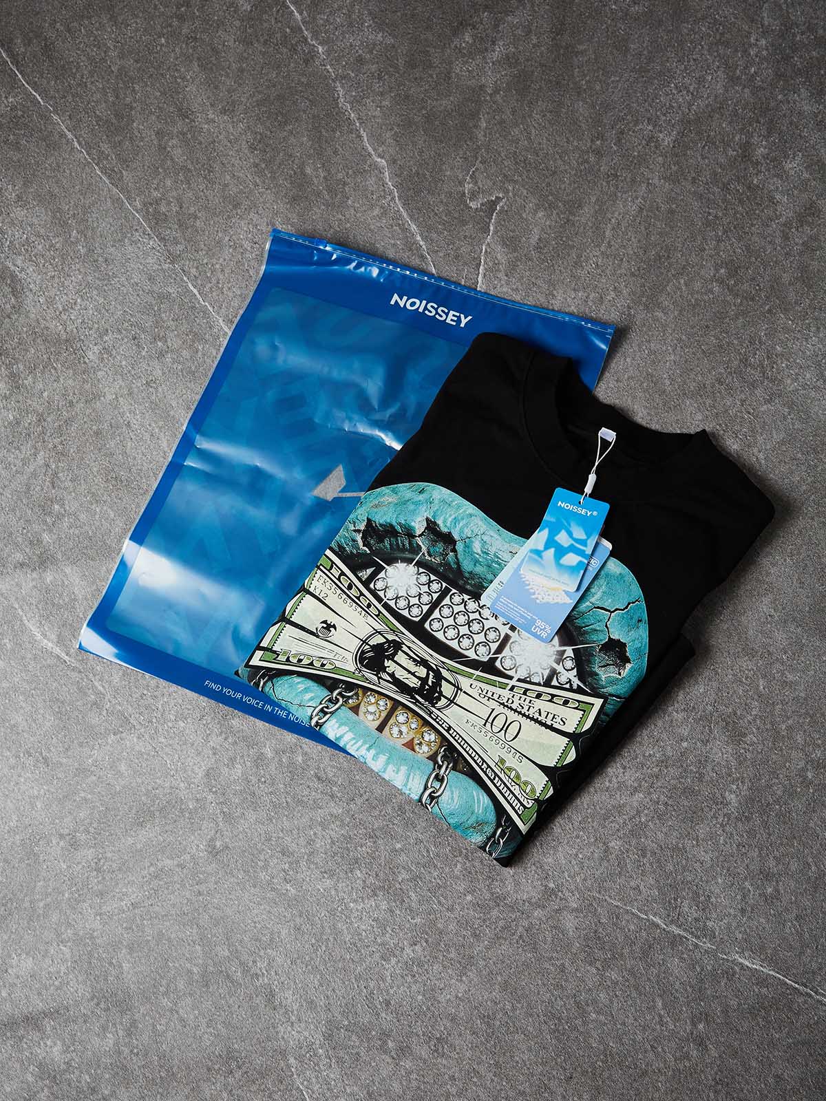 NOISSEY BRONZE GUARDIAN - CHAIN ICED OUT FANGS CROSS T-SHIRT - Image 9