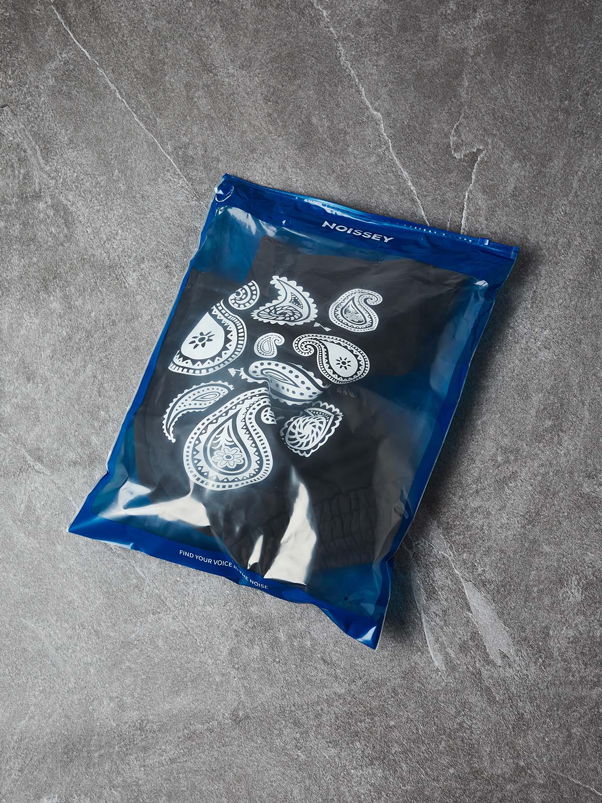 NOISSEY "Monochrome Bandana" Paisley Graphic Heavyweight Wide-Leg Sweat Shorts - Image 8
